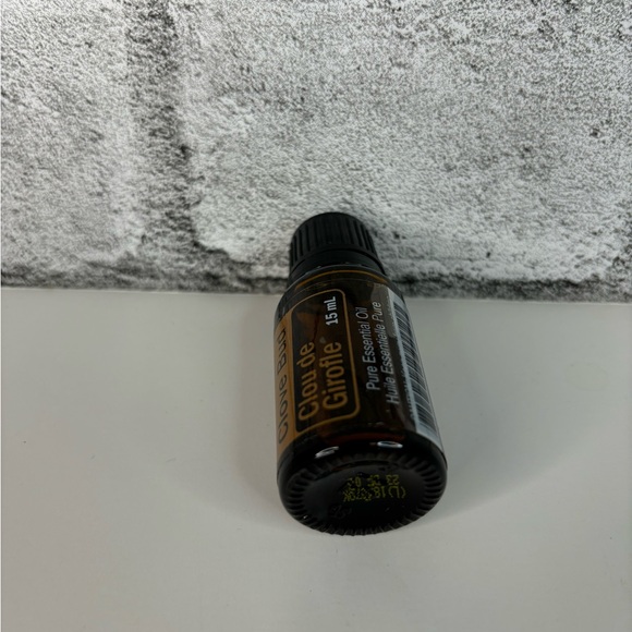 Doterra Clove Bud 15 ml Oil - Picture 2 of 2